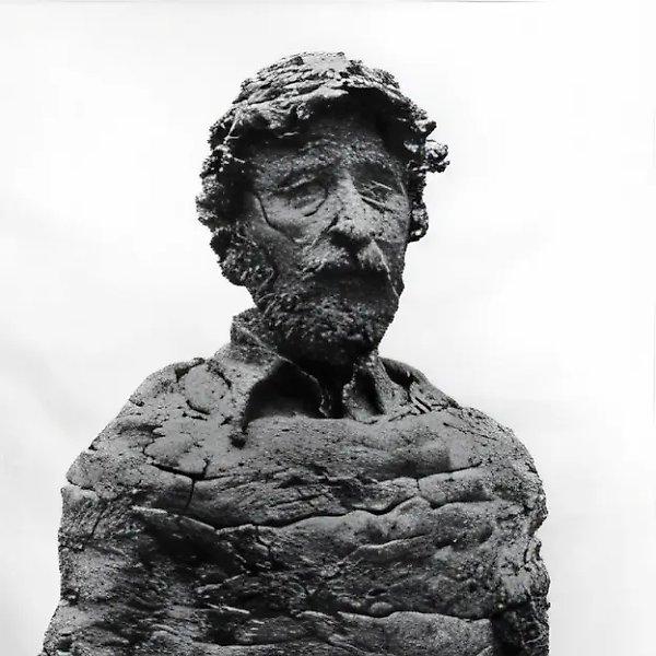 Скульптор Беспалов, 1988, керамика, высота 85 Собственность автора
