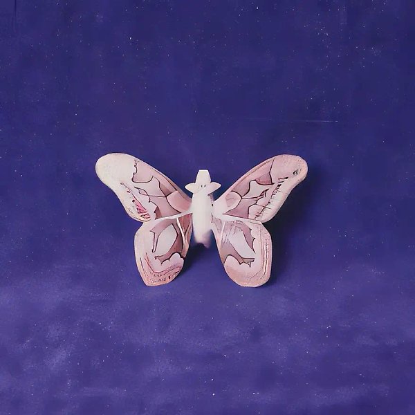 Свинки с крыльями бабочки "Ротшильдия Якоби", 1994, фарфор, 4х8,5х14 Собственность автора