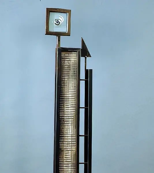 Часовой, 1992, металл, шлифованные прутья, стеклянная масса, 80х20