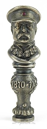 Русское серебро, Серебряная печатка на столе в форме русского офицера