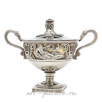 Русское серебро, Позолоченная серебряная бонбоньерка с крышкой