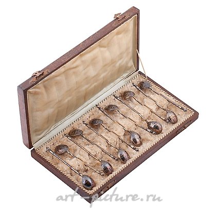 俄罗斯银, 俄罗斯银质茶具套装（12件），镀金。