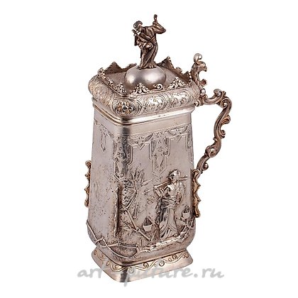 俄罗斯银, 大型的俄罗斯铸银杯，镀金，采用日本风格。