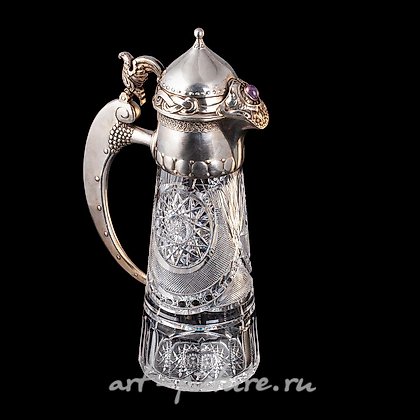 俄罗斯银, 稀有的镀金银制花瓶，镶嵌有刻有花纹的水晶