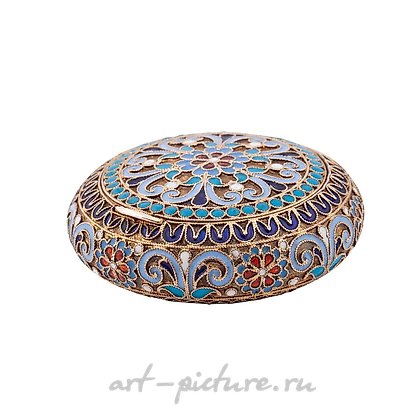 俄罗斯银, 俄罗斯银制药丸盒，镀金和珐琅装饰。