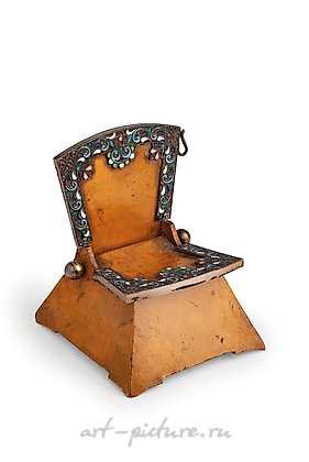 俄罗斯银, 桦木、银和琺瑯制成的盐座宝座，圣彼得堡