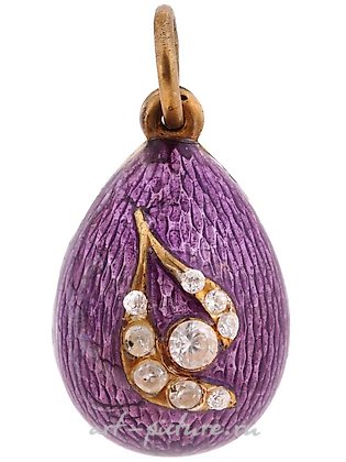 俄罗斯银, 俄罗斯银饰品，采用蛇蛋形状，经过珐琅处理。