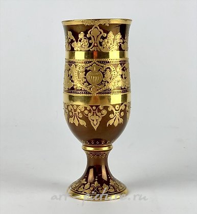 Royal Vienna Porcelain, ROYAL VIENNA PORTRAIT VASE CIRCA 1900