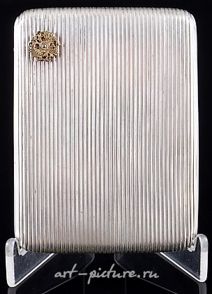 俄罗斯银, 带有花纹和镀金双头鹰的烟斗盒