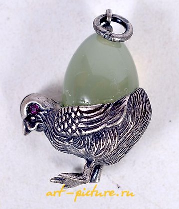 俄罗斯银, 俄罗斯的银质和玉石蛋形吊坠。重量为5.3克。