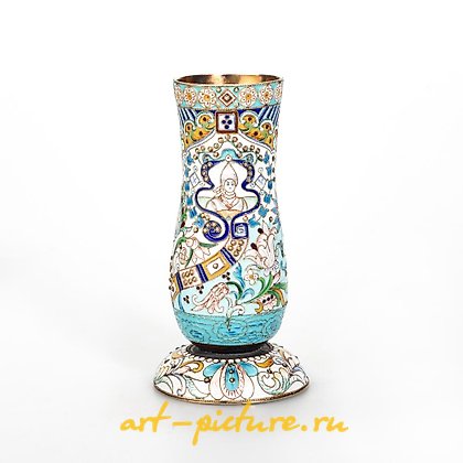 俄罗斯银, 俄罗斯银制花瓶，采用克洛伊松搪瓷工艺。