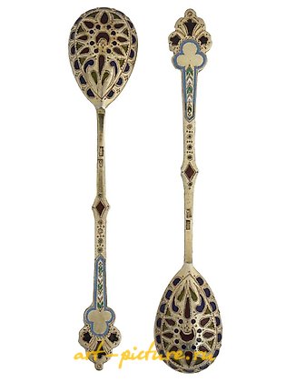 俄罗斯银, 一对俄罗斯镀金和珐琅银茶匙