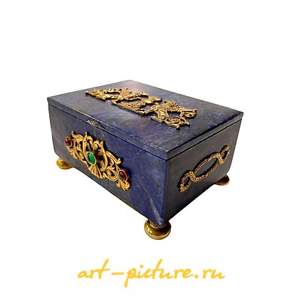 俄罗斯银, 皇家俄罗斯珠宝盒，由镶金银制成的青金石制成