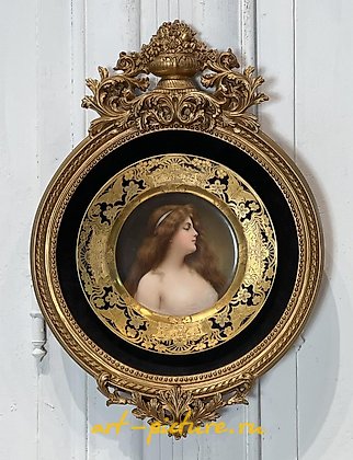 维也纳皇家瓷器, 大型皇家维也纳瓷密封花瓶