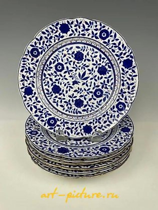 维也纳皇家瓷器, 一组8个维也纳皇家瓷盘和碗