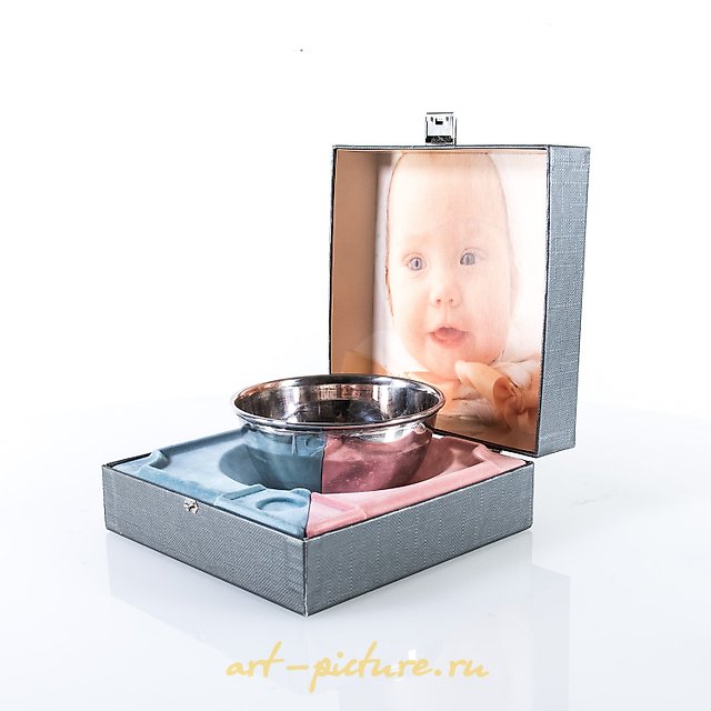 Vase, designer Erik Löfman, Sweden, Mema, 1992, approximately 174 g, 830 silver, diameter 13 cm.