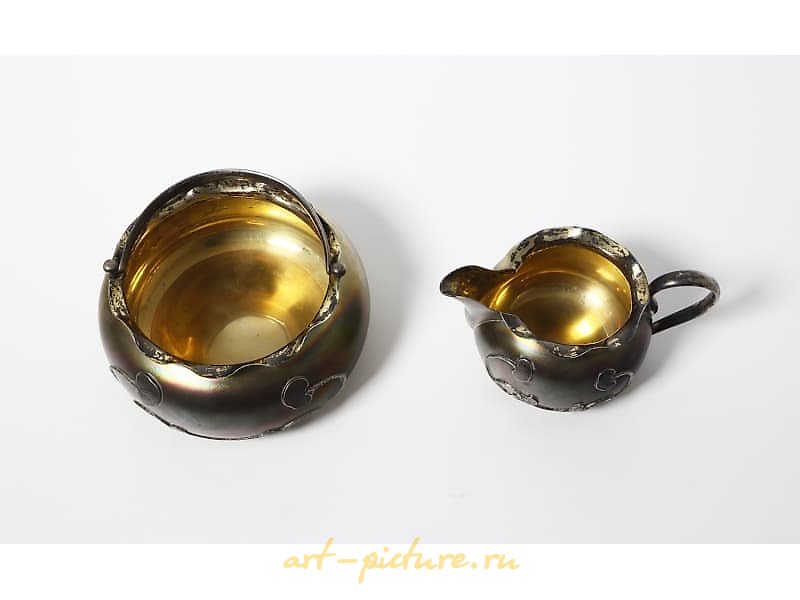 Silver sugar bowl and creamer. Russia, 1899-1908.