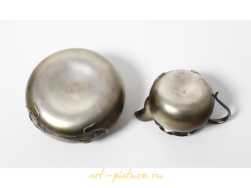 Silver sugar bowl and creamer. Russia, 1899-1908.