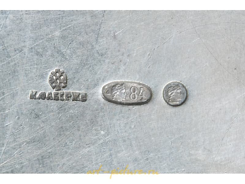 银质茶壶 K. 法贝热，1908-1926年。