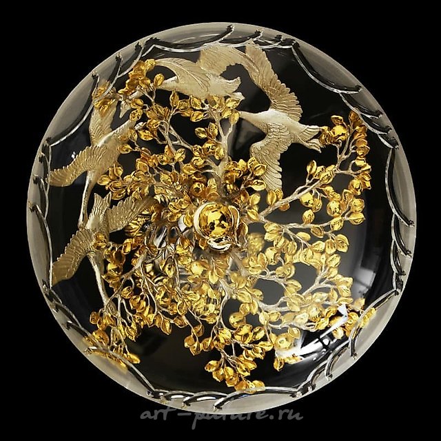 The translation of "Ваза «Гуси-Лебеди»" into English is "Vase 'Geese-Swans'."