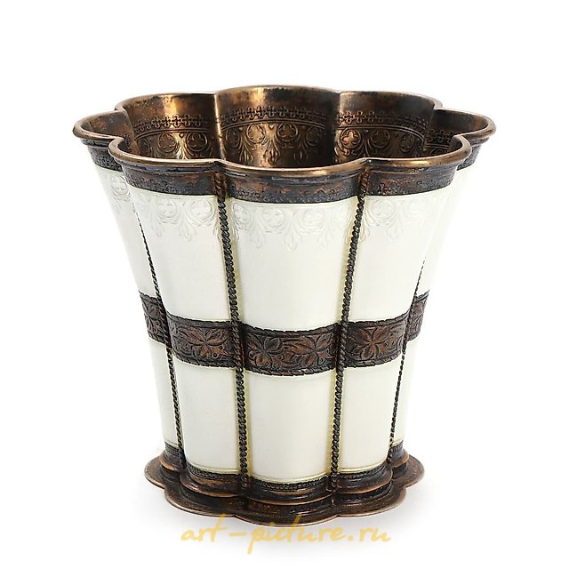 杯子或花瓶“玛格丽特杯”。银，搪瓷。丹麦，A. Michelsen 工作室（丹麦皇室供应商）