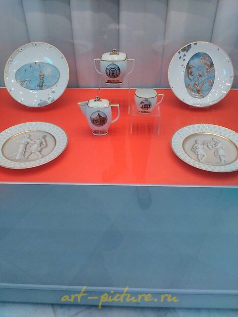 盘子 马赛克  метро "Маяковская" 亚历山大·德涅卡 "男孩和女孩跳入水中" 工坊 伊戈尔·克里门科夫 Klimenkoff