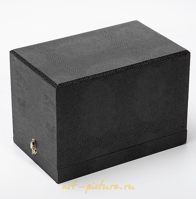 珠宝雕塑作品《桥上的男孩》