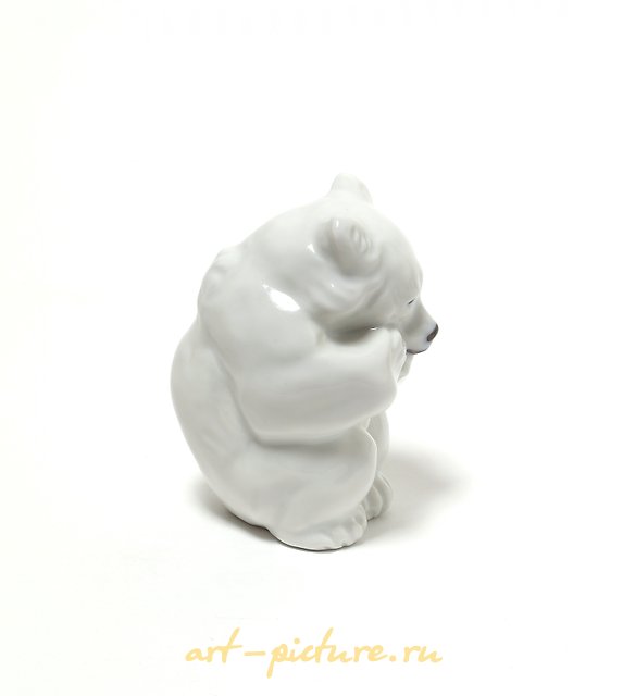 Porcelain figurine (statuette) "Bear." Denmark, Copenhagen, Royal Copenhagen.