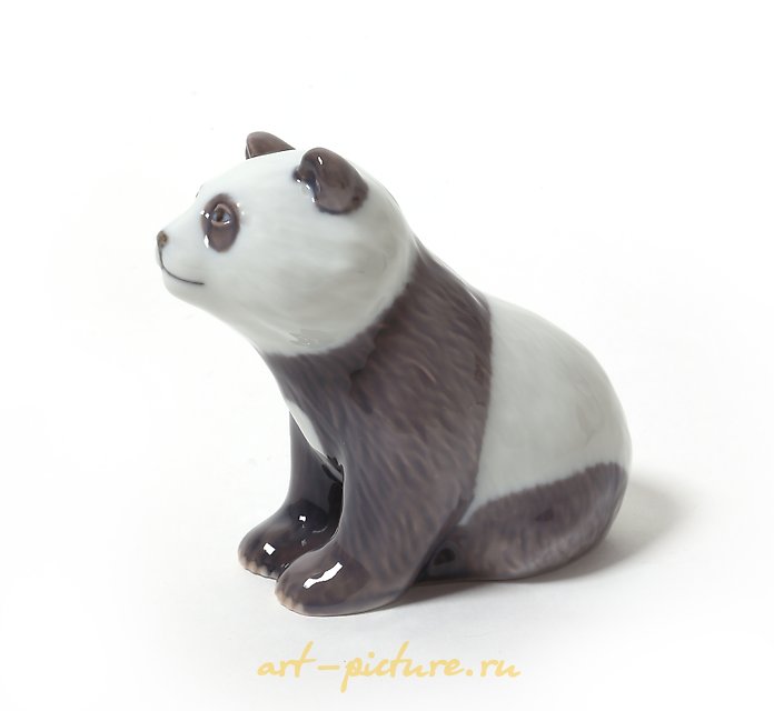 坐着的熊猫。丹麦，哥本哈根，皇家哥本哈根