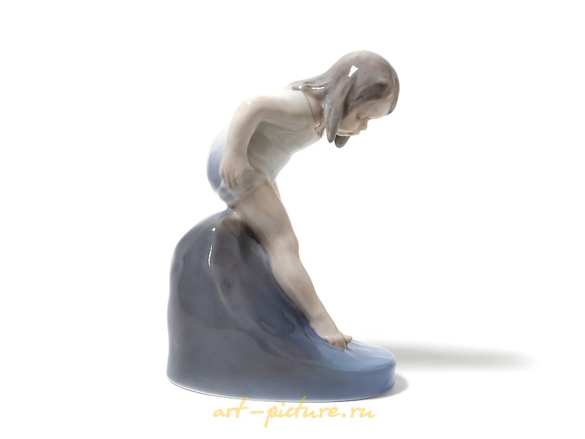 "Bathing girl. Denmark, Copenhagen, Royal Copenhagen."