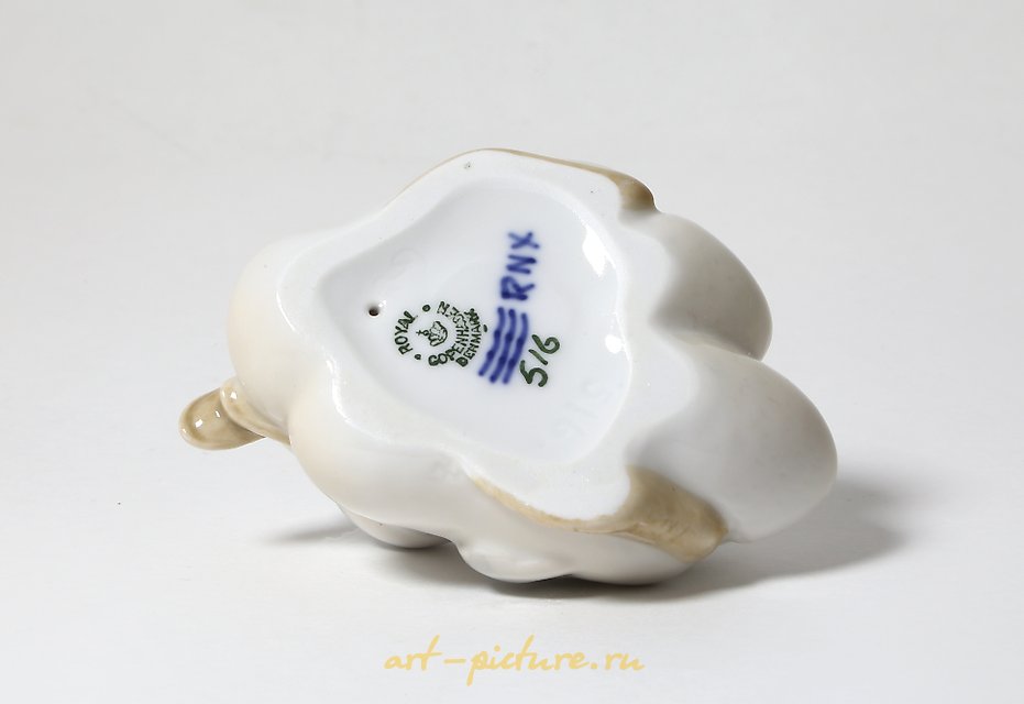 一对小鸭子。丹麦，哥本哈根，皇家哥本哈根