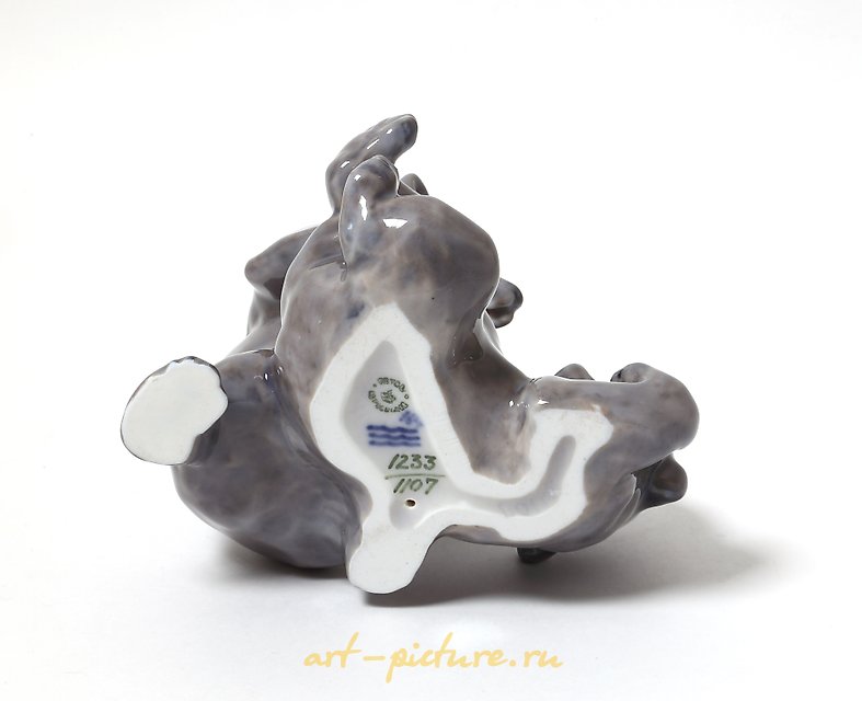 玩耍的小熊。丹麦，哥本哈根，皇家哥本哈根，1912年