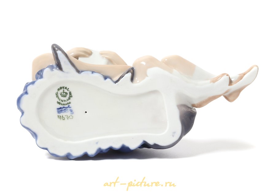 孩子们在阅读。丹麦，哥本哈根，皇家哥本哈根