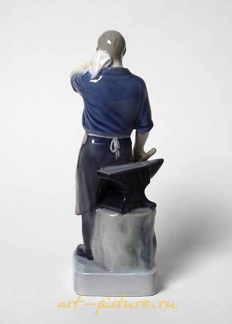 The translation of the text is: "Blacksmith. Denmark, Copenhagen, Royal Copenhagen."