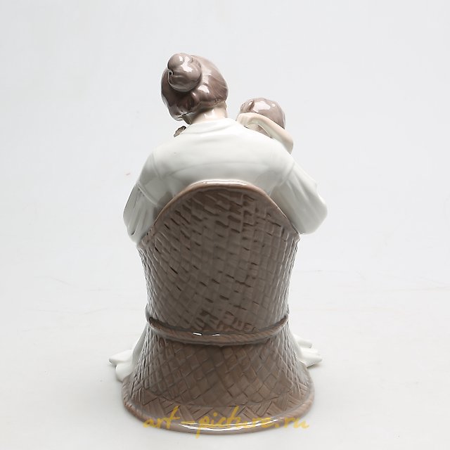 妈妈和孩子。丹麦，哥本哈根，Bing & Grondahl