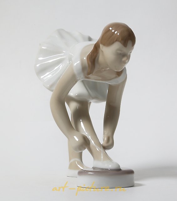 瓷制芭蕾舞者雕像 Bing Grondahl