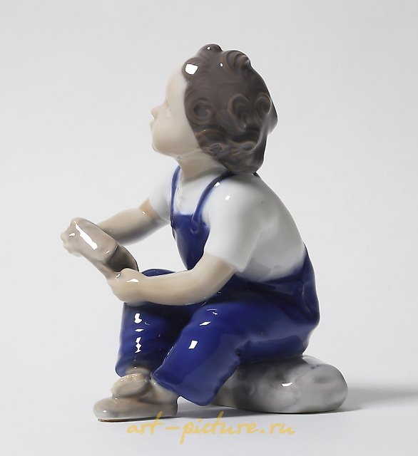 Help me, mom. Denmark, Copenhagen, Bing & Grondahl.