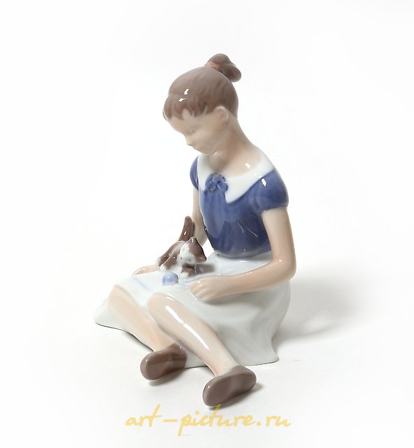 瓷雕像。抱着猫的女孩 Bing Grondahl