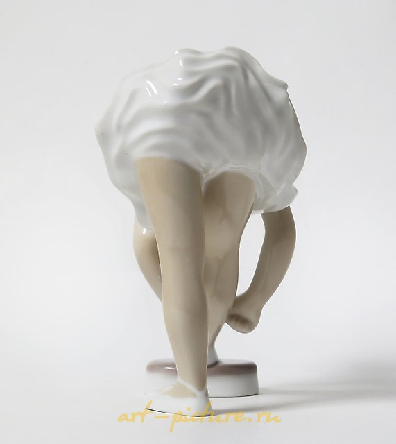 瓷制芭蕾舞者雕像 Bing Grondahl