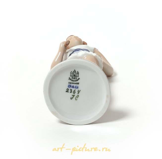 Porcelain figurine of a tennis player Bing & Grondahl