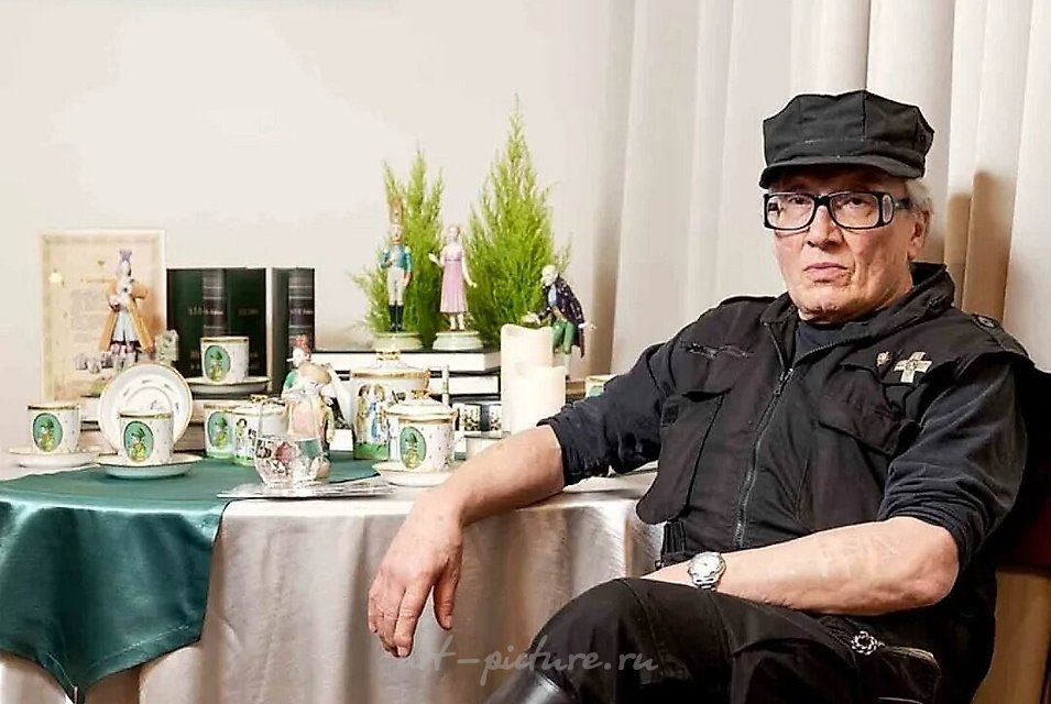 雕塑《胡桃夹子》 米哈伊尔·谢米亚金 IFZ