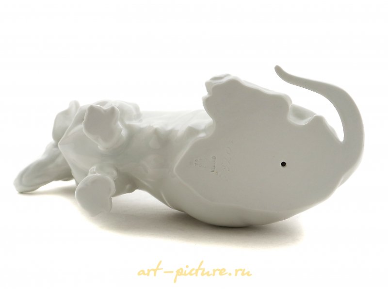 The porcelain figure "Dachshund." Herend