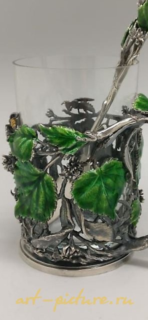 茶杯架 瓦列里娅·戈洛瓦诺娃。茶杯架 lime flower 配勺。