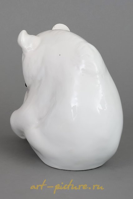 瓷雕“北极熊”。皇家哥本哈根