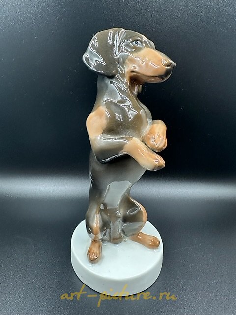 The text translates to: "Dachshund figurine Rosenthal 1920 year."