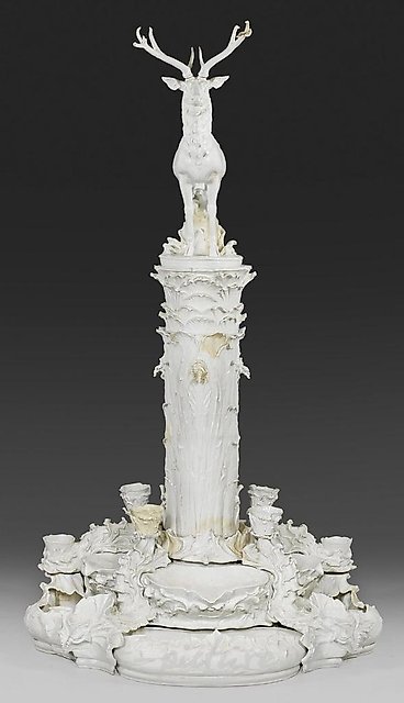 A unique, monumental deer fountain for the "Porcelain Palace" at the Leipzig Spring Fair 1921.