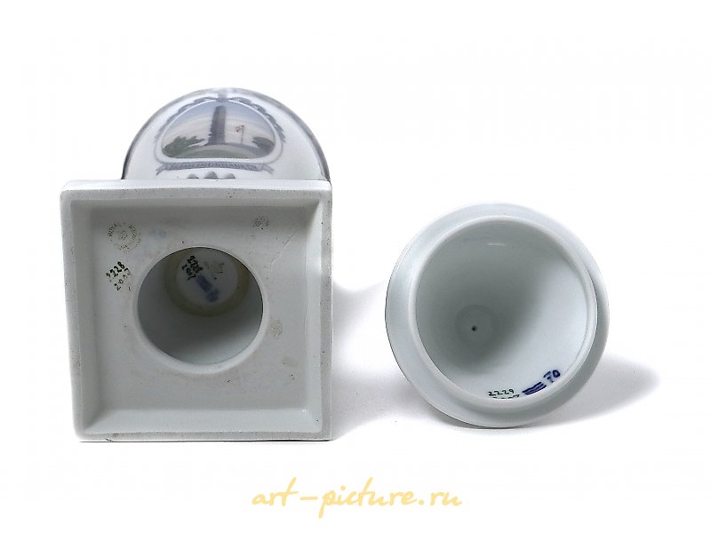 瓷花瓶（杯子）带盖。皇家哥本哈根