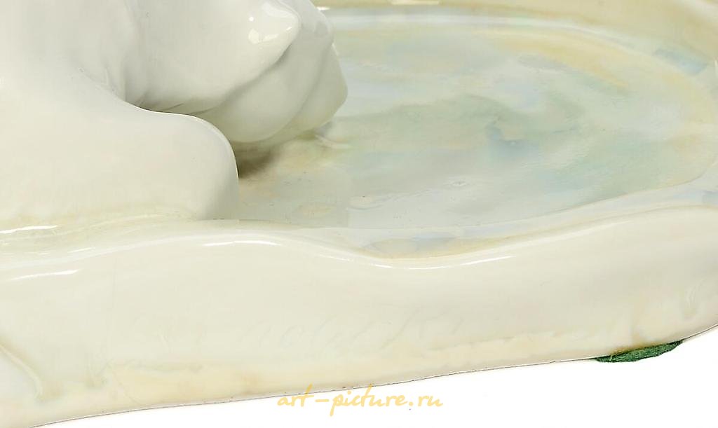 皇家哥本哈根白熊喝水的瓷盘