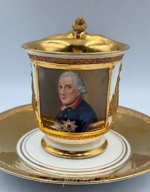 Чашка с блюдцем и портретом Фридриха Великого КРМ 1870 г