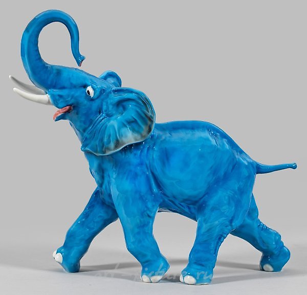 Great and rare blue-staffed animal figurine.